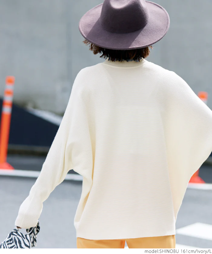 日本 COCA - 圓領舒適羅紋針織上衣-淺灰米