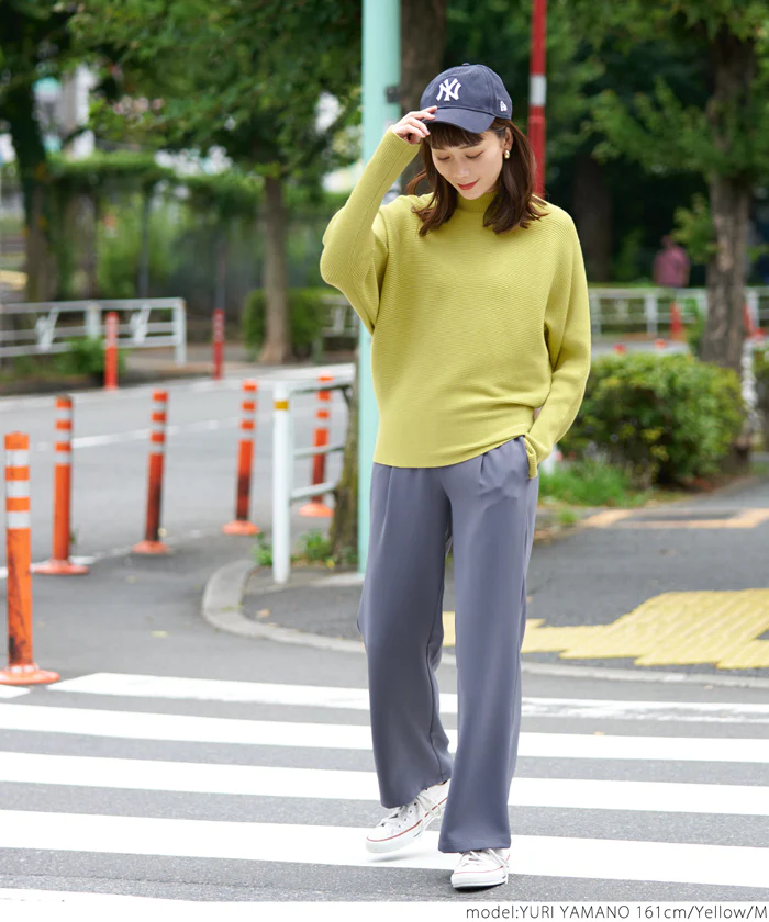 日本 COCA - 圓領舒適羅紋針織上衣-淺灰米